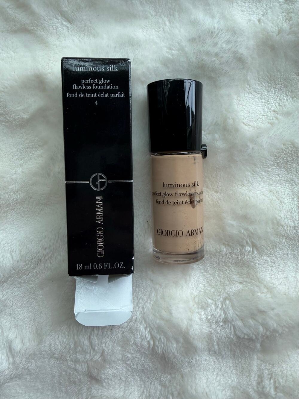 Giorgio Armani Luminous Silk Foundation Shade 4 – 0.6 oz / 18 mL